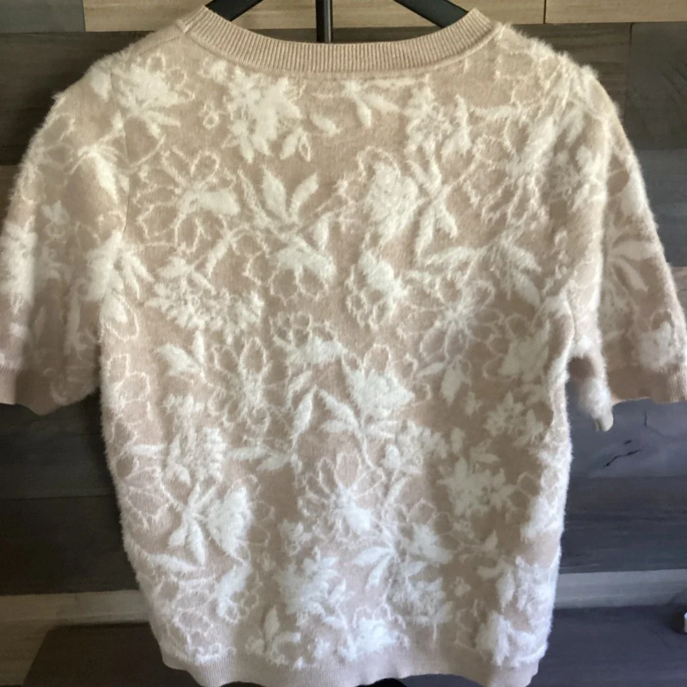 WOMANS Sweater SZ Med NWT Brown And‎ White